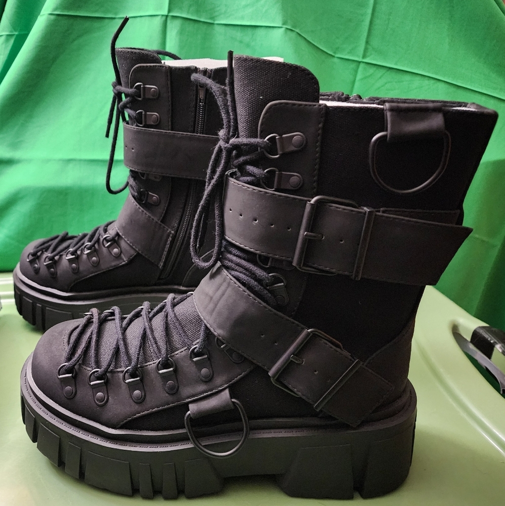 NEW CLUB EXX vegan Black "Low Traitor Boots" with Velcro Straps & Platform Sole